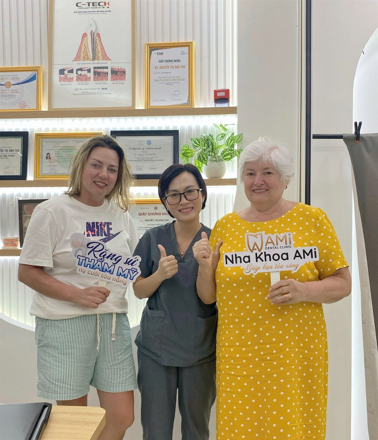 Đội ngũ Nha khoa AMi luôn sẵn sàng đồng hành cùng bạn