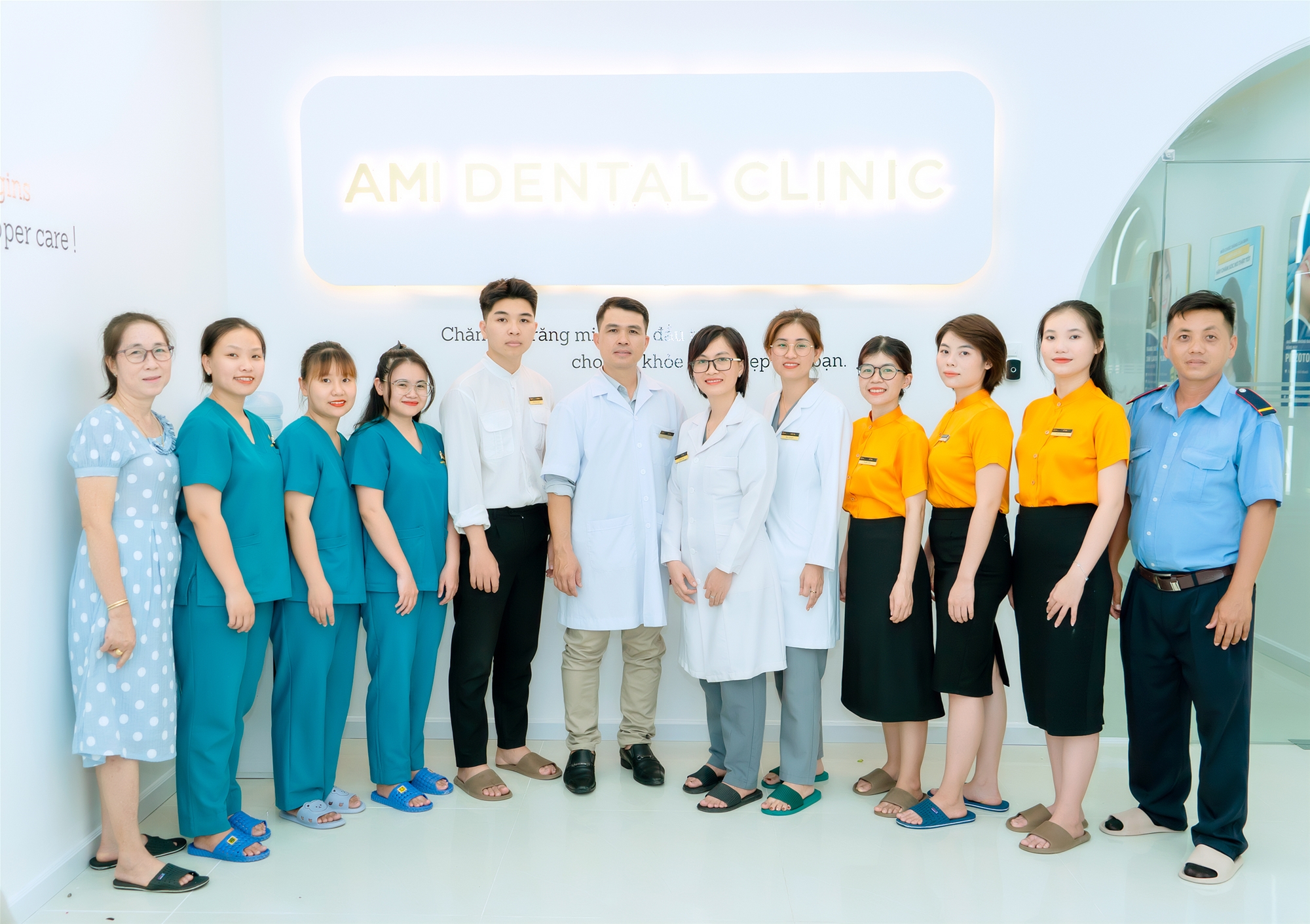 đội ngũ nhân viên chuyên môn, tận tâm của nha khoa ami